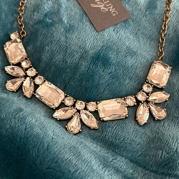 Sparkling Sage Stone Statement Bib Necklace - Picture 2 of 12